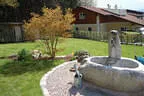 Granitbrunnen im Garten